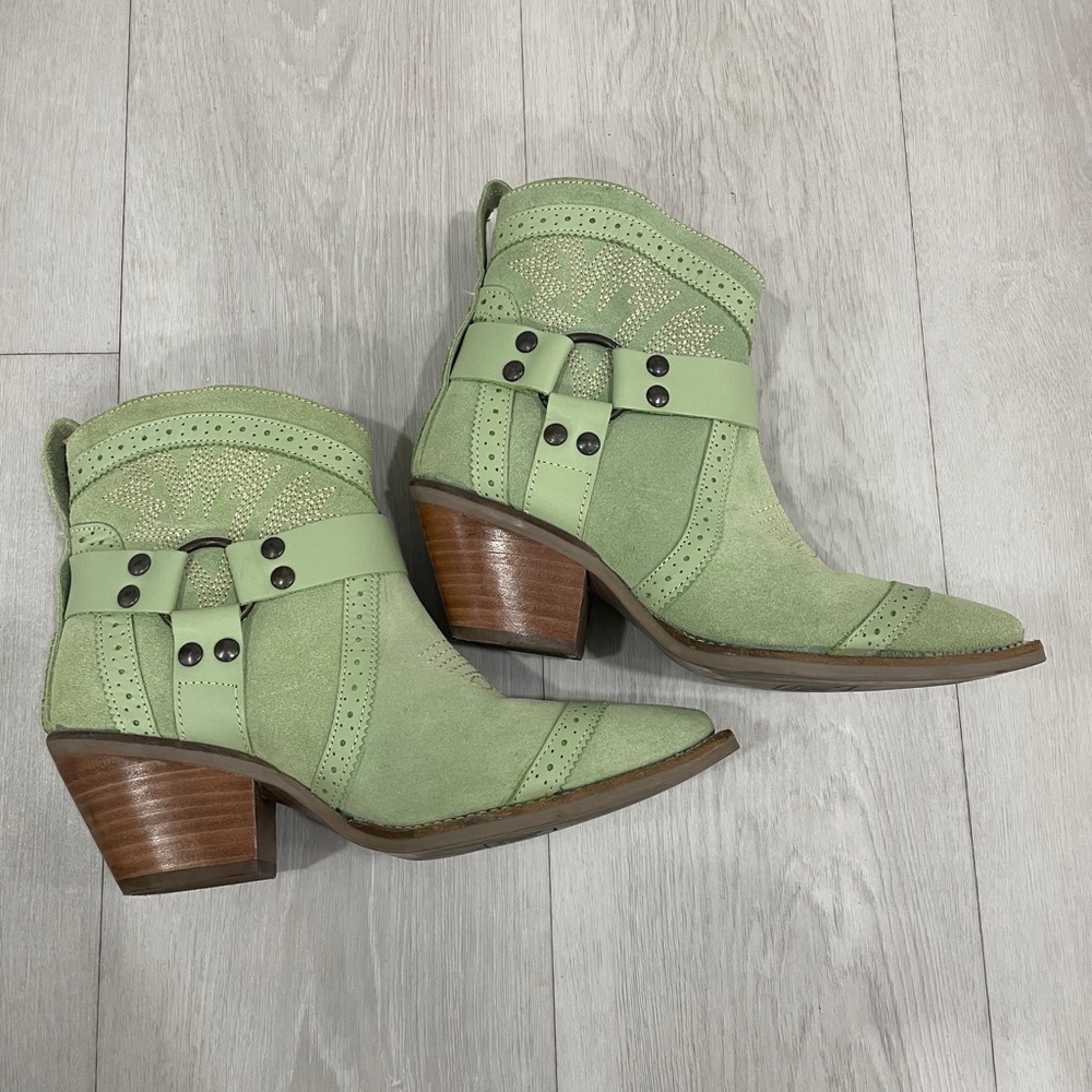 DINGO GUMMY BEAR LEATHER‎ MINT BOOTIE  Size 6.5 Western Cowgirl Rodeo Boots - Picture 3 of 6